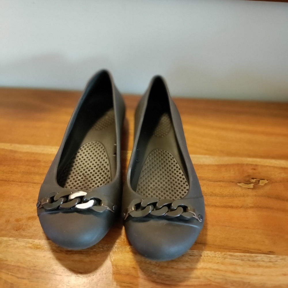 Women’s Black Chain-Trim Ballet Flats